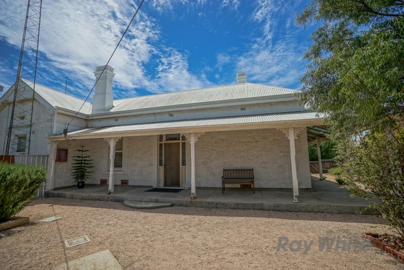 Photo - 2 Hall Street, Wallaroo SA 5556 - Image 3