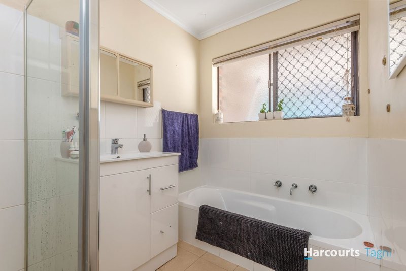 Photo - 2 Hamilton Crescent, Aberfoyle Park SA 5159 - Image 9