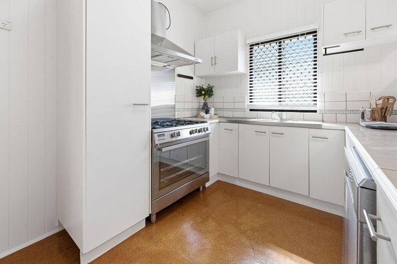 Photo - 2 Hand Street, Gulliver QLD 4812 - Image 11