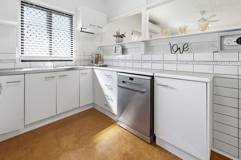 Photo - 2 Hand Street, Gulliver QLD 4812 - Image 12