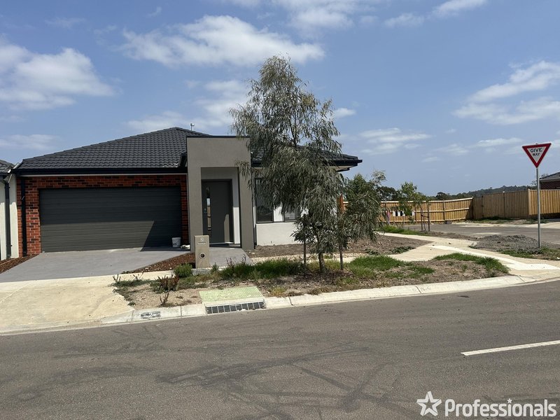 2 Handley Crescent, Officer VIC 3809