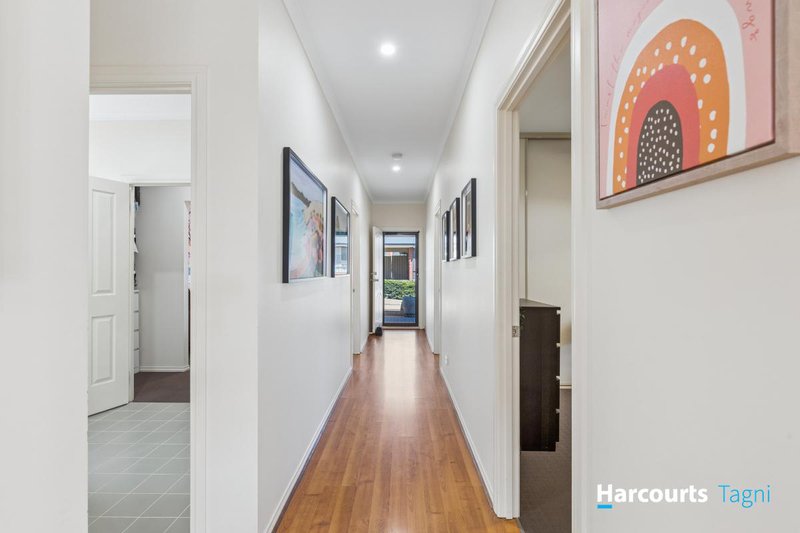 Photo - 2 Hannah Close, Hackham SA 5163 - Image 2
