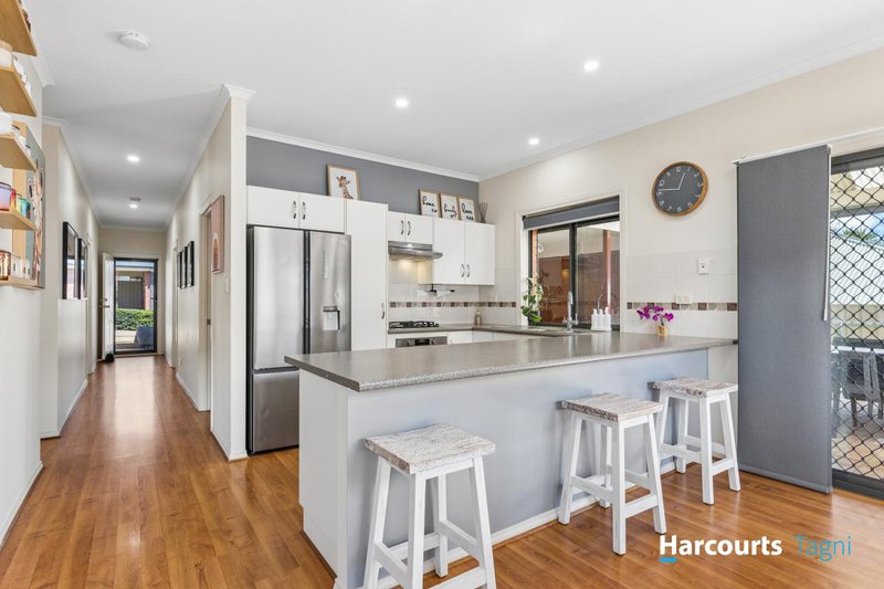Photo - 2 Hannah Close, Hackham SA 5163 - Image 3