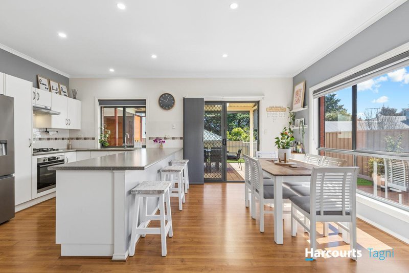 Photo - 2 Hannah Close, Hackham SA 5163 - Image 7