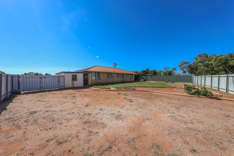 Photo - 2 Hannan Crescent, Dampier WA 6713 - Image 11