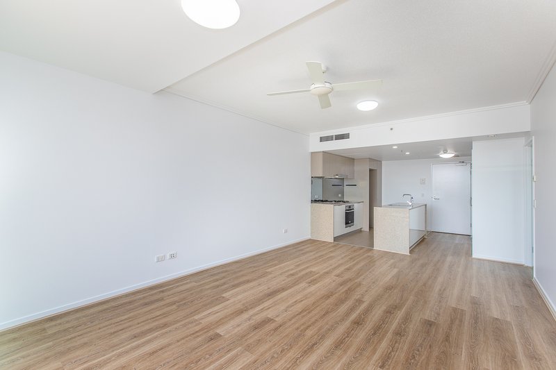 Photo - 2 Harbour Road, Hamilton QLD 4007 - Image 4