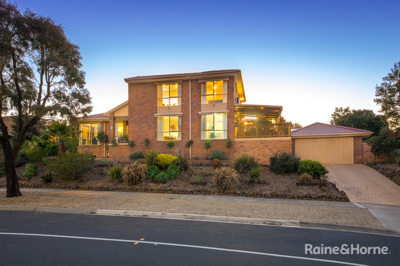 Photo - 2 Harcombe Drive, Sunbury VIC 3429 - Image 24