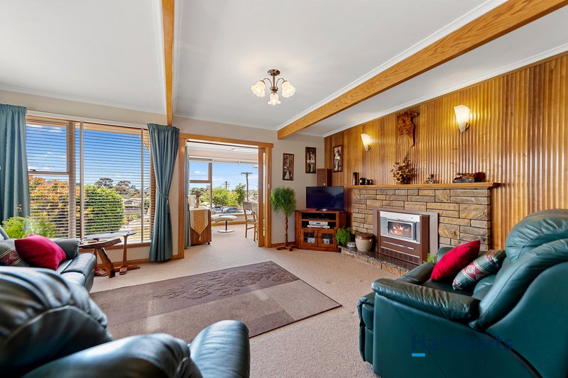 Photo - 2 Harcon Court, Devonport TAS 7310 - Image 3