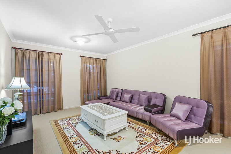 Photo - 2 Hargrave Avenue, Point Cook VIC 3030 - Image 4