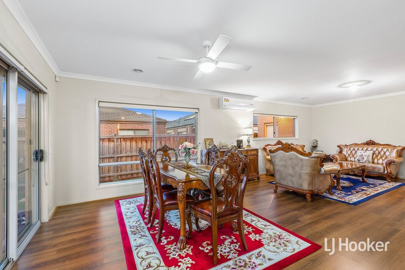 Photo - 2 Hargrave Avenue, Point Cook VIC 3030 - Image 6