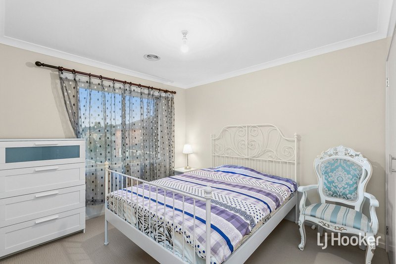 Photo - 2 Hargrave Avenue, Point Cook VIC 3030 - Image 12