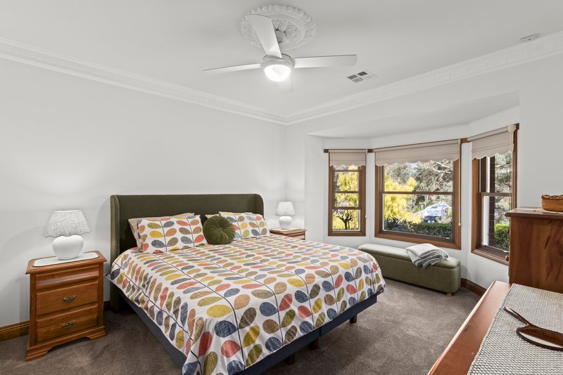 Photo - 2 Hargrave Crescent, Wandana Heights VIC 3216 - Image 13