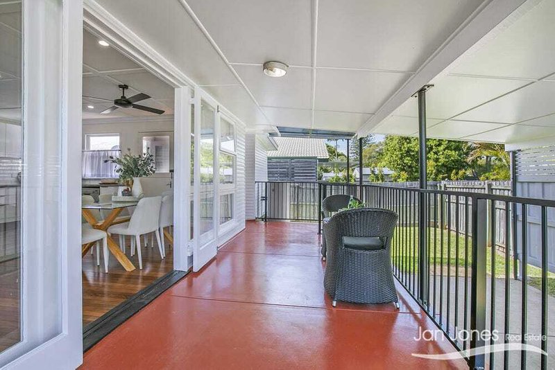 Photo - 2 Harriet Street, Clontarf QLD 4019 - Image 11