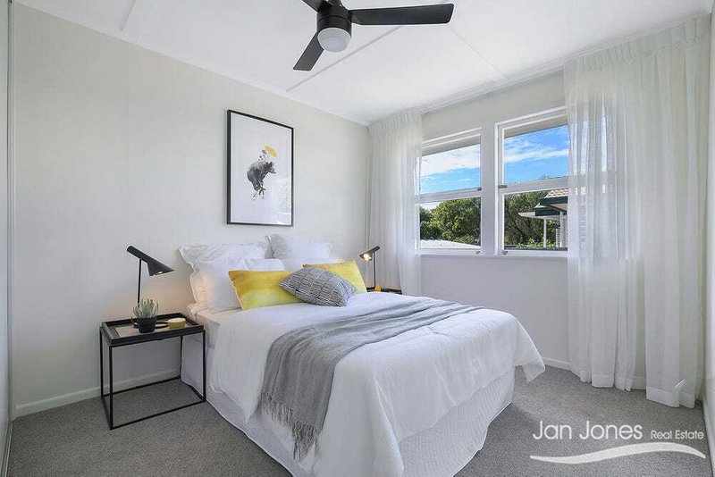 Photo - 2 Harriet Street, Clontarf QLD 4019 - Image 15