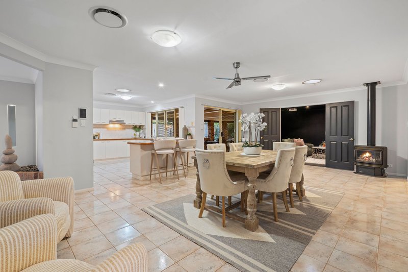 Photo - 2 Harrogate Terrace, Birkdale QLD 4159 - Image 2