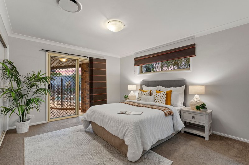 Photo - 2 Harrogate Terrace, Birkdale QLD 4159 - Image 7