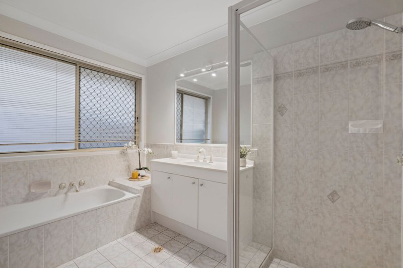 Photo - 2 Harrogate Terrace, Birkdale QLD 4159 - Image 11