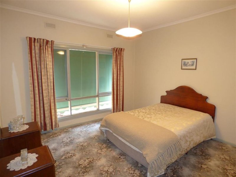 Photo - 2 Harrow Road, Edenhope VIC 3318 - Image 7