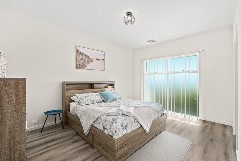 Photo - 2 Harvey Crescent, Aldinga Beach SA 5173 - Image 10