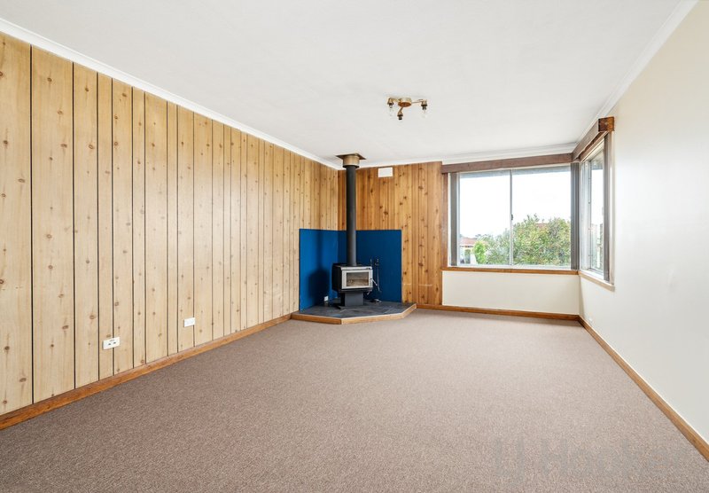 Photo - 2 Harvil Way, Devonport TAS 7310 - Image 3