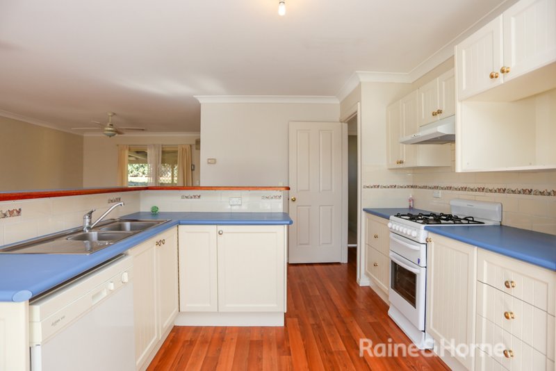 Photo - 2 Hassell Grove, Kelso NSW 2795 - Image 2