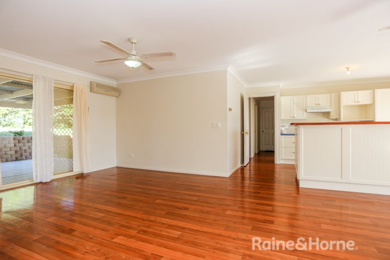 Photo - 2 Hassell Grove, Kelso NSW 2795 - Image 4