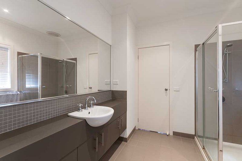 Photo - 2 Hawthorn Lane, Craigieburn VIC 3064 - Image 7