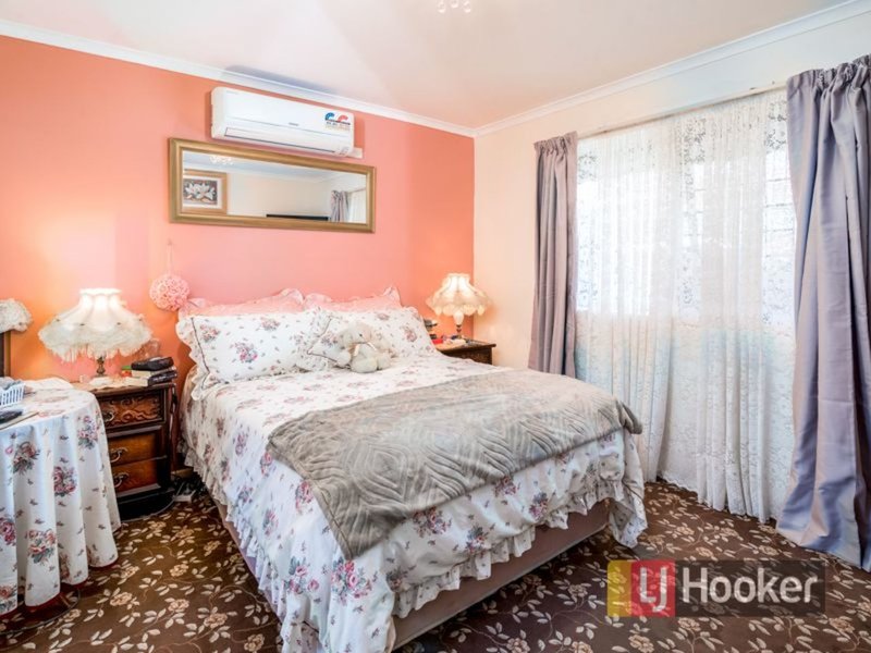 Photo - 2 Hazeldean Court, Hampton Park VIC 3976 - Image 6