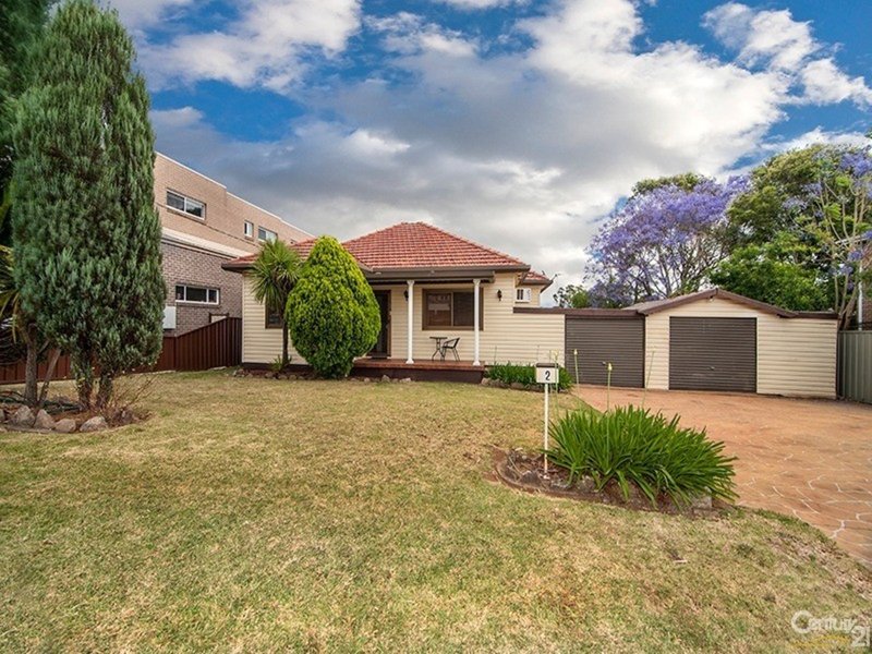 2 Hazelglen Avenue, Panania NSW 2213