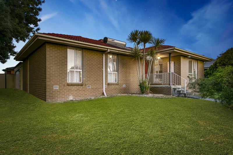 2 Heathmere Crescent, Endeavour Hills VIC 3802