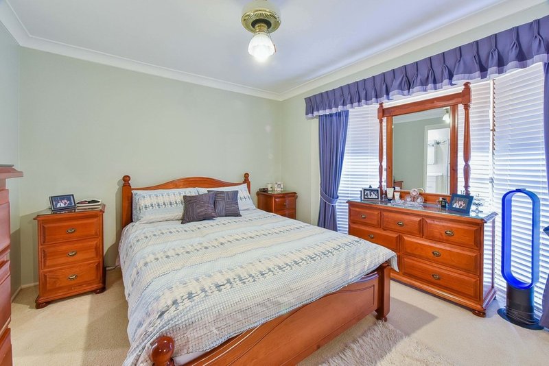 Photo - 2 Hewitt Place, Minto NSW 2566 - Image 6