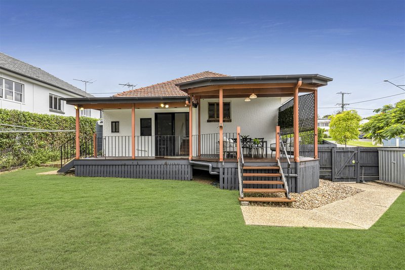 Photo - 2 Highcrest Avenue, Wavell Heights QLD 4012 - Image 13