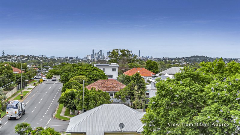 Photo - 2 Highcrest Avenue, Wavell Heights QLD 4012 - Image 16