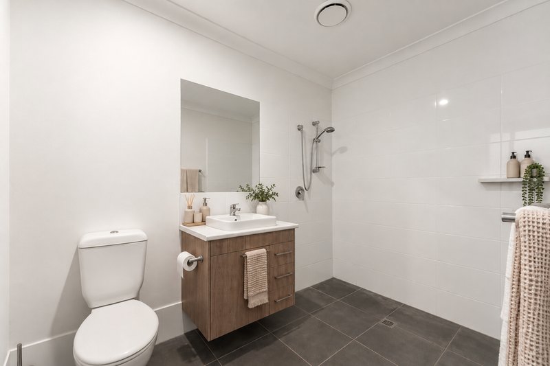 Photo - 2 Highland Avenue, Gleneagle QLD 4285 - Image 10