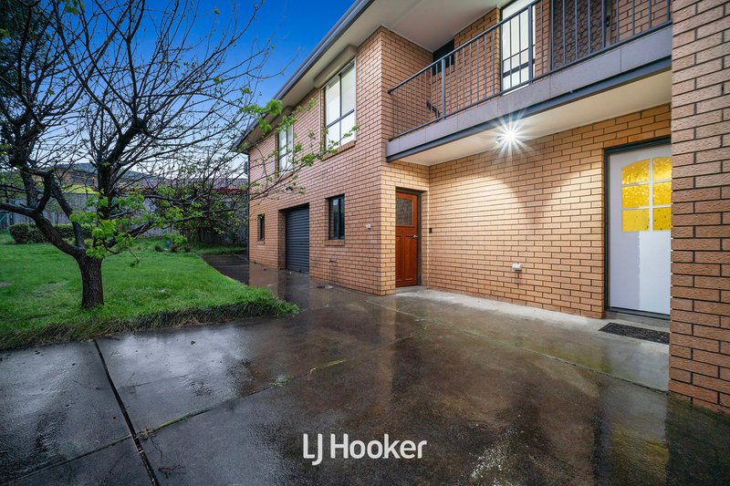 Photo - 2 Highland Court, Dandenong VIC 3175 - Image 16