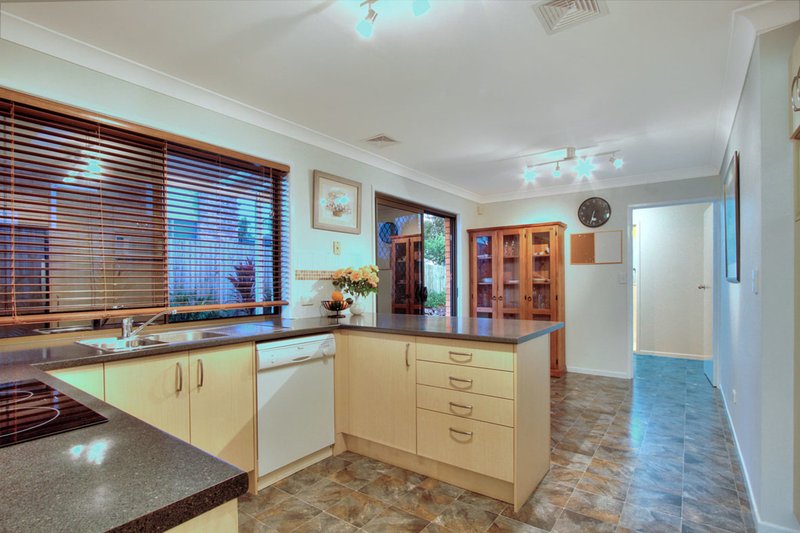 Photo - 2 Hill Park Cres , Rochedale South QLD 4123 - Image 3