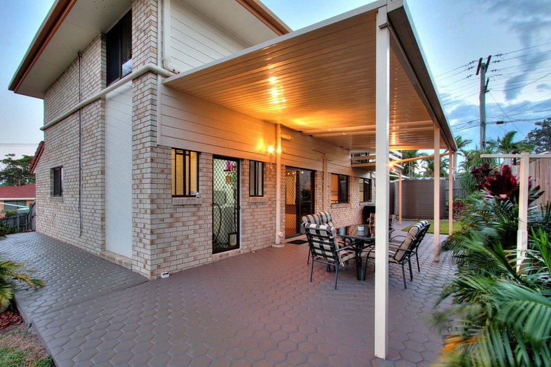 Photo - 2 Hill Park Cres , Rochedale South QLD 4123 - Image 5