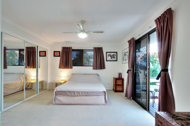 Photo - 2 Hill Park Cres , Rochedale South QLD 4123 - Image 7