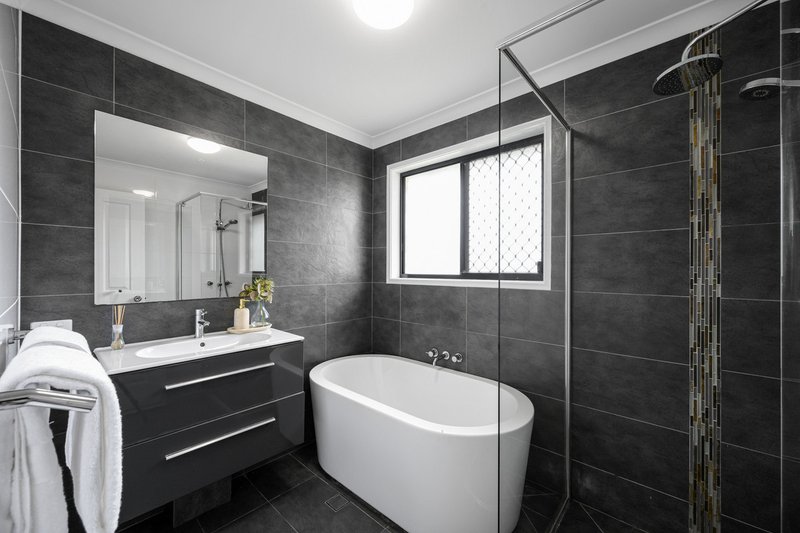 Photo - 2 Hillary Drive, Warner QLD 4500 - Image 21