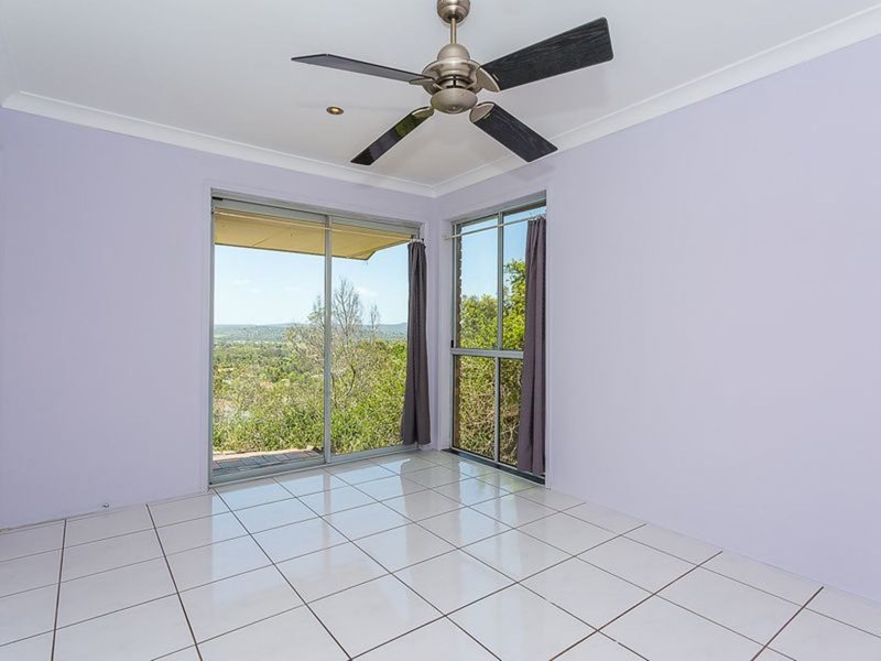 Photo - 2 Hillside Crescent, Edens Landing QLD 4207 - Image 11