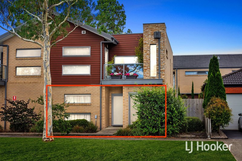 2 Hinterland Close, Lynbrook VIC 3975