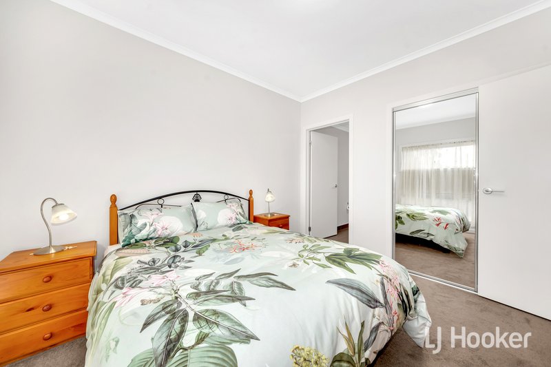 Photo - 2 Hinterland Close, Lynbrook VIC 3975 - Image 11