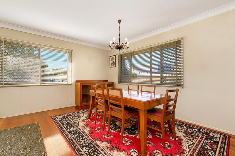 Photo - 2 Hipper Street, Oxley QLD 4075 - Image 4