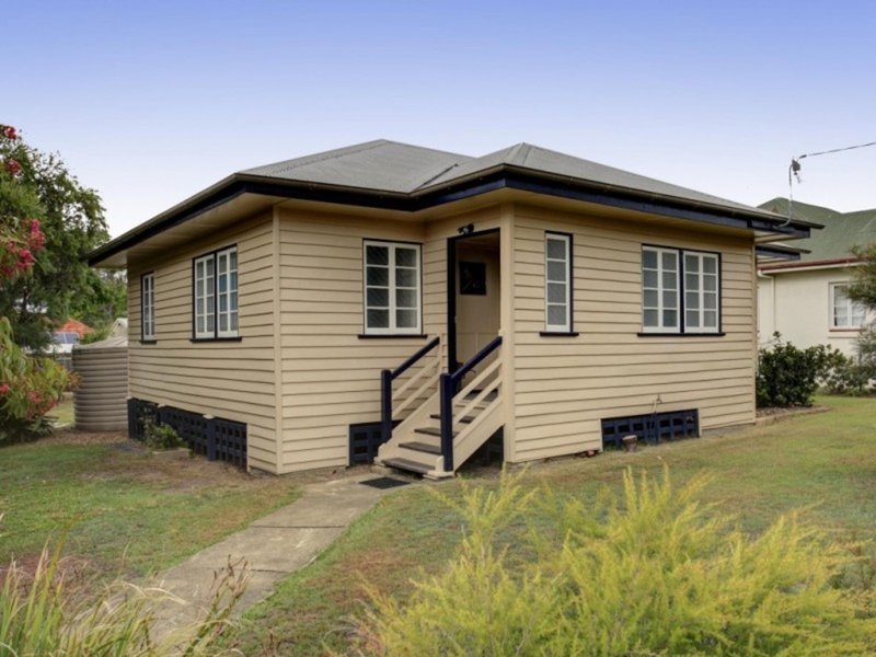 Photo - 2 Hodge Street, Corinda QLD 4075 - Image 2