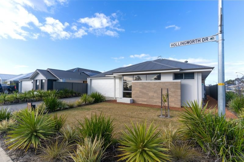 Photo - 2 Hollingworth Drive, Aveley WA 6069 - Image 2