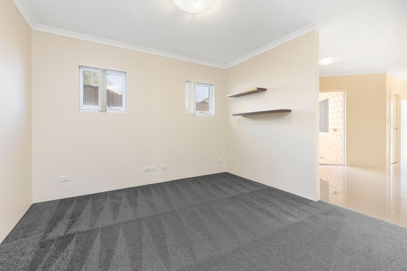 Photo - 2 Hollywood Heights, Clarkson WA 6030 - Image 2