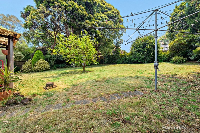 Photo - 2 Holyrood Drive, Vermont VIC 3133 - Image 10