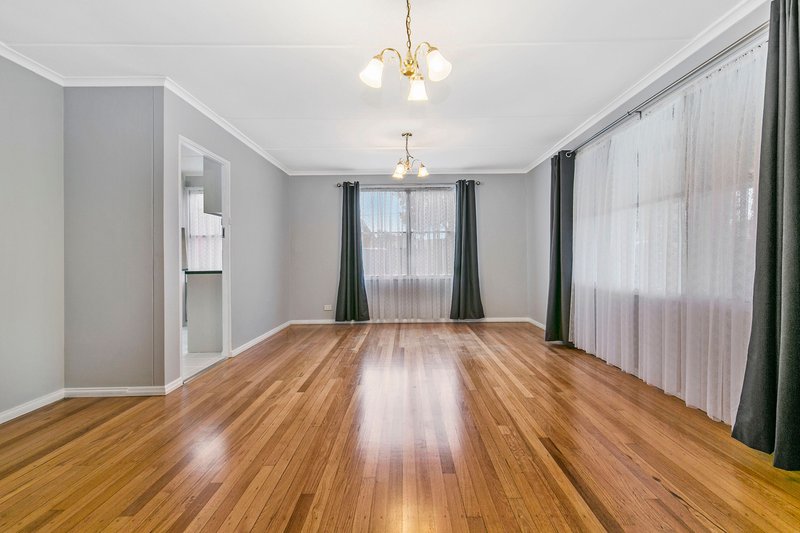 Photo - 2 Hoop Court, Frankston North VIC 3200 - Image 3