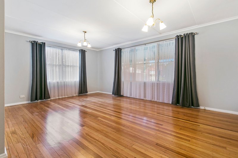 Photo - 2 Hoop Court, Frankston North VIC 3200 - Image 4