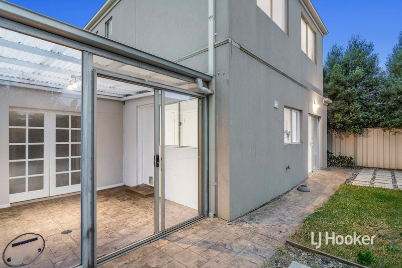 Photo - 2 Hopetoun Court, Altona Meadows VIC 3028 - Image 19